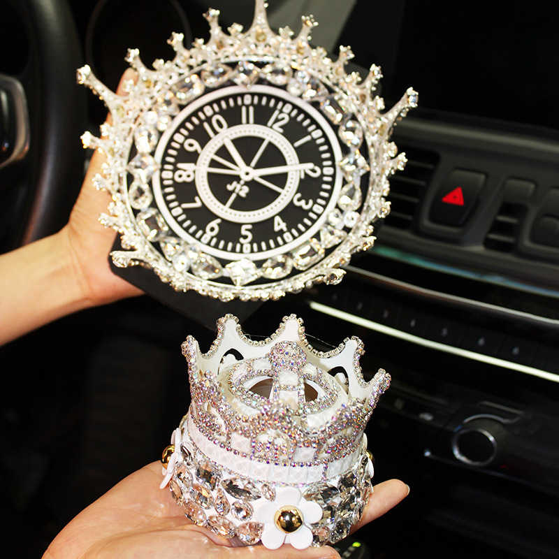 Little Daisy Crown Car Perfume Asiento Rhinestone Alfombrilla antideslizante Adornos de coche Accesorios de coche Personalidad Mujer Ligera Lujo
