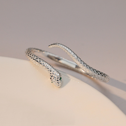  New Green Diamond Serpent Bracelet for Women, Unique Design, High-End Feel, Fashionable and Personalized Accessory