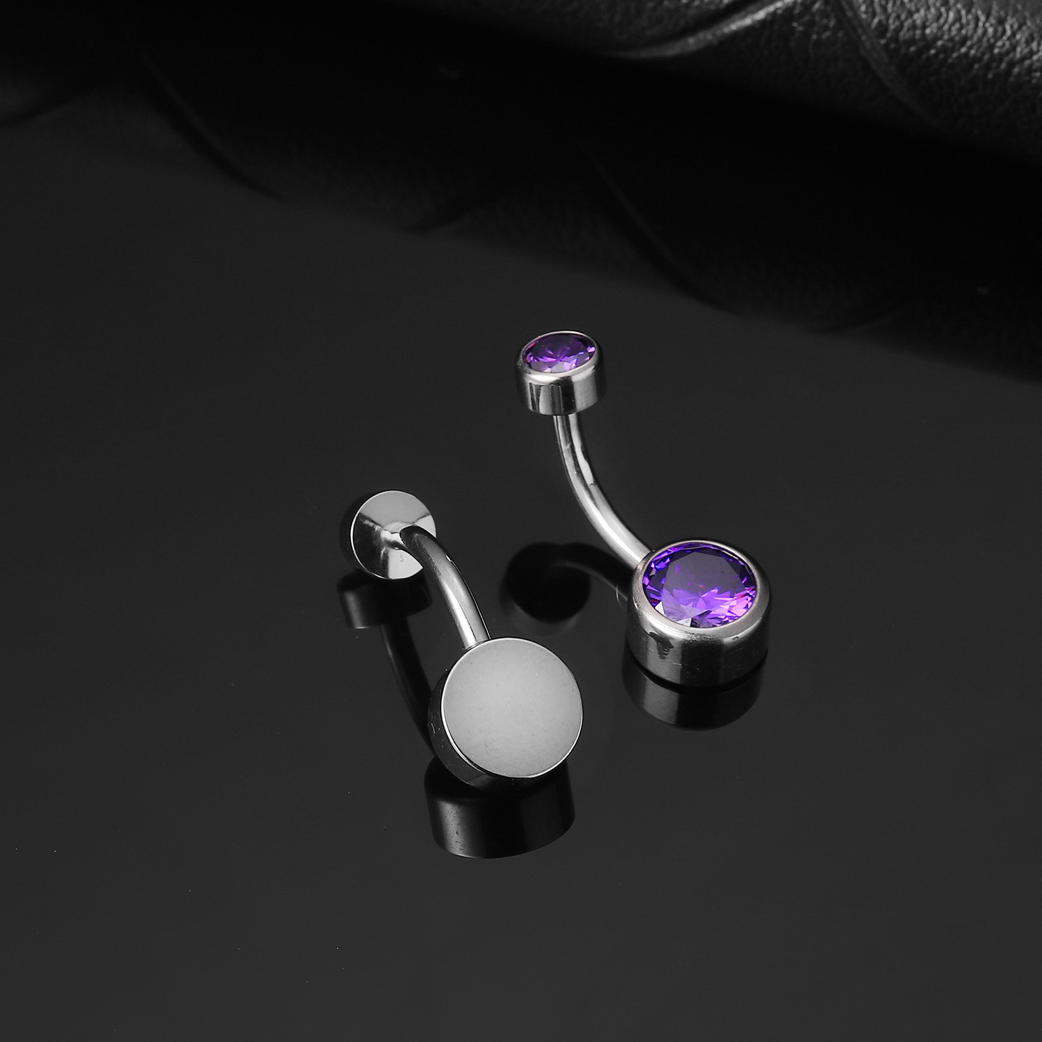 Belly button piercing with zircon, Amazon, material