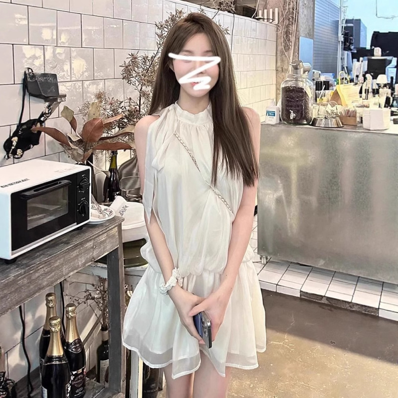 法式杏色无袖挂脖吊带连衣裙女夏季新款度假风小个子收腰a字短裙|undefined