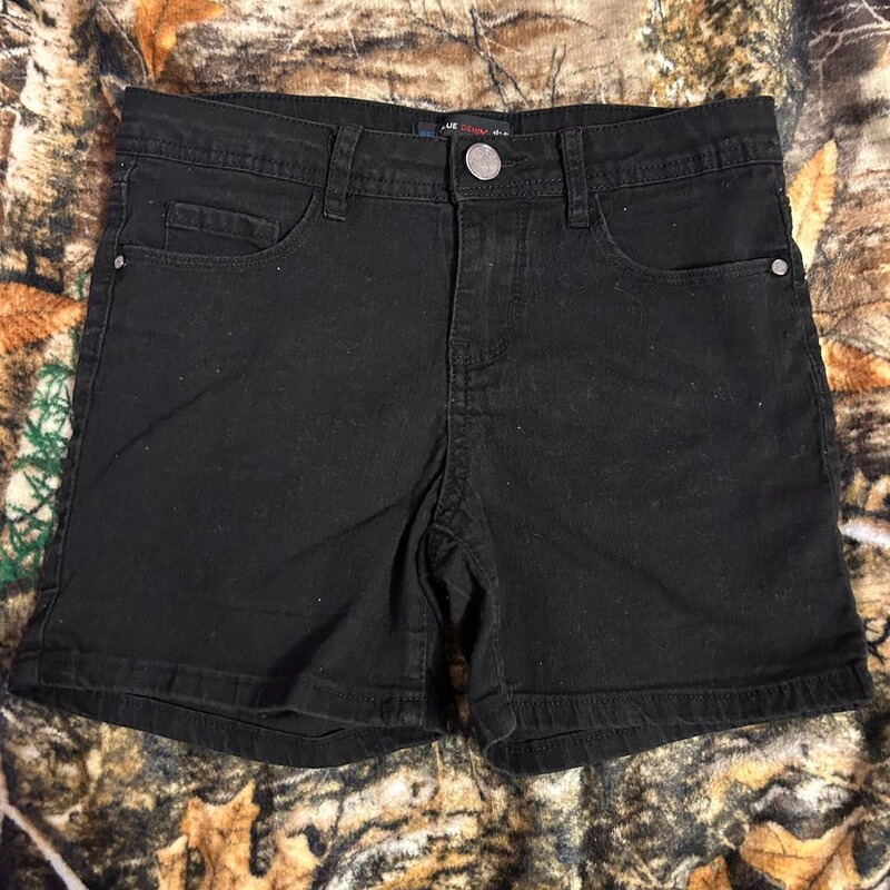 Vintage Gothic Style Black Denim Shorts with Back Pockets and Cross Rivets, Summer American-Style Trendy Shorts, Bulk Purchase Available Vintage Gothic Style Black Denim Shorts with Back Pockets and Cross Rivets, Summer American-Style Trendy Shorts, Bulk Purchase Available