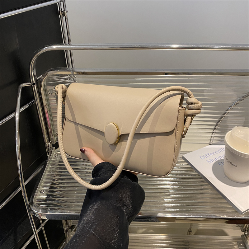 Korean version of for women 2024 summer new fashionable simple solid color small square bag, stylish and casual women's_voghion.com