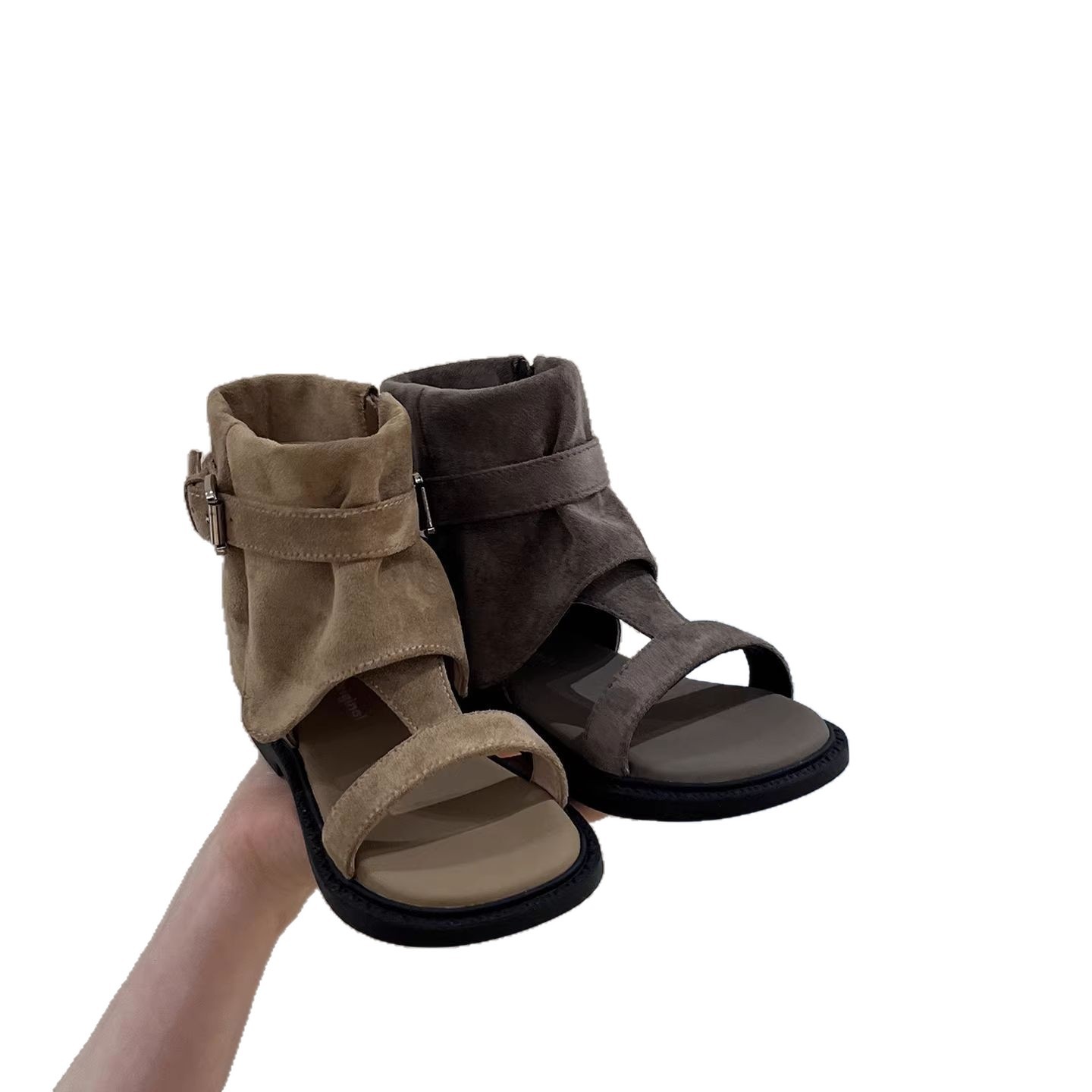 Niños de alta gama sandalias romanas de verano 2026 nuevos niños de tamaño mediano y grande al aire libre botas de cinturón frías botas retro
