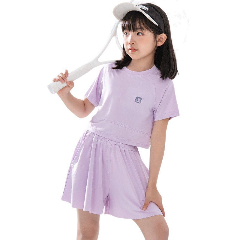 女の子の速乾性スポーツスーツ、夏の女の子のバドミントントレーニングスーツ、子供用半袖パンツとスカート、中型および大型の子供用アウトドア服