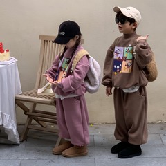子供用スーツ2025冬モデル男女兼用韓国風漫画プリント一体型フリースツーピースセット子供用厚手カジュアルスーツ