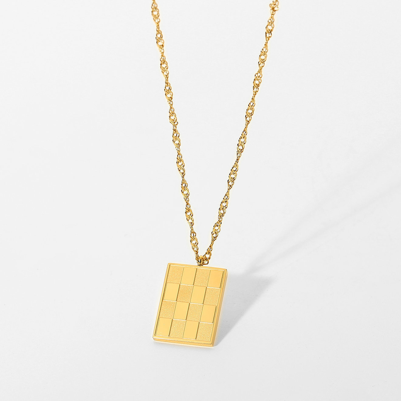 Exclusive For Cross-border Retro Square Chessboard Plaid Necklace Stainless Steel Gold-plated Chain Ins Internet Celebrity Necklace For Women display picture 5