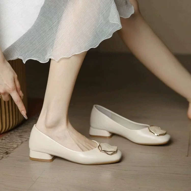 Новые женские туфли на низком квадратном каблуке с элегантной пряжкой, весна-лето 2024, стильные и красивые.