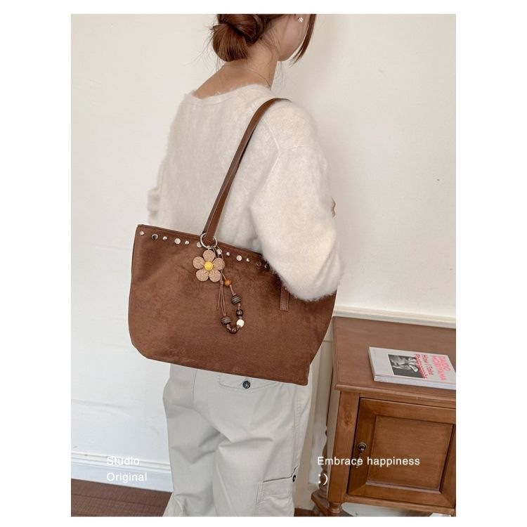 Brown with pendant