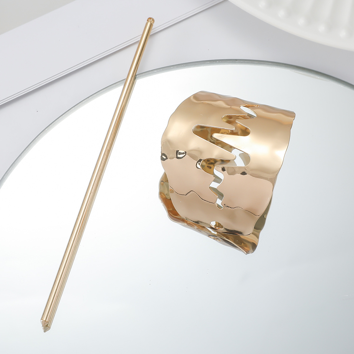 El Comercio exterior nuevo metal brillante rayo horquilla de alto grado hueco-hacia fuera horquilla larga moda simple nicho accesorios para el cabello