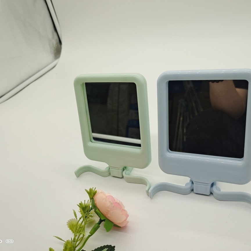 Espejo de Maquillaje Plegable Portátil de Plástico para Dormitorio image 2