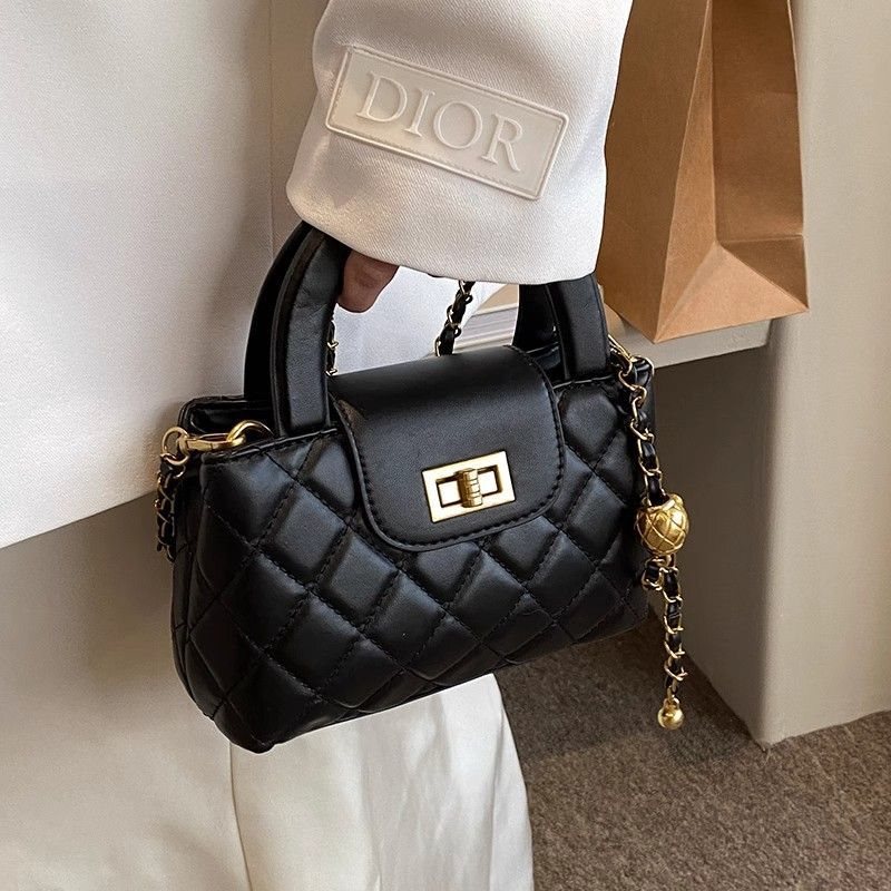 2026 New Women's Fashion Crossbody Bag, 2026 New Handbag, Light Luxury Niche High-End Diamond Pattern Small Square Bag