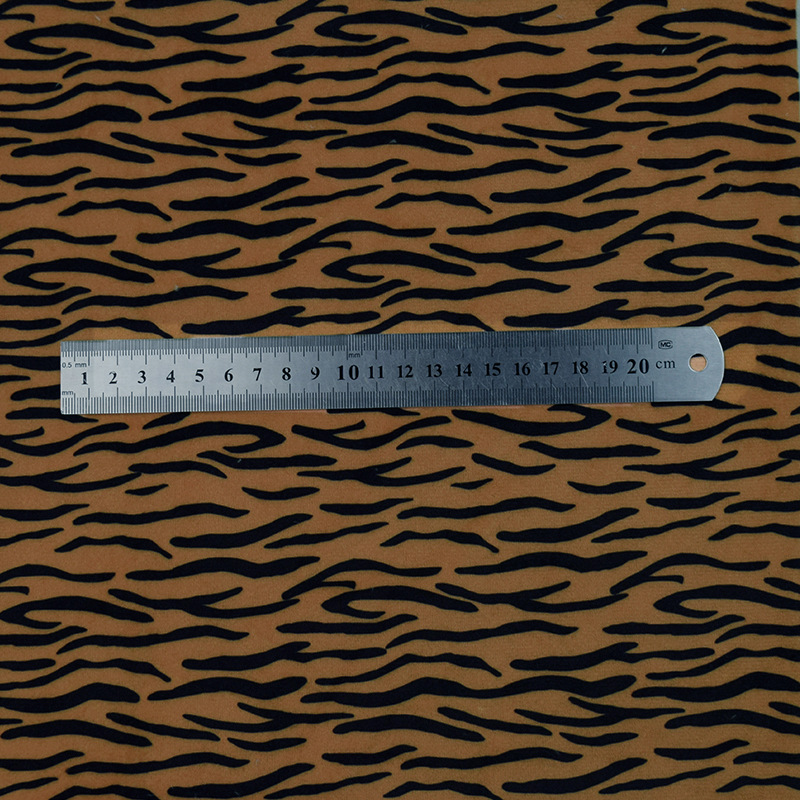 015-갈색 바탕에 작은 호랑이 무늬