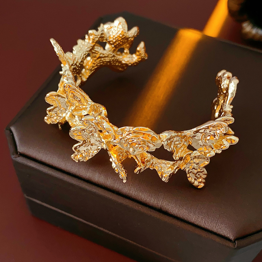 9 # Bracelet-gold