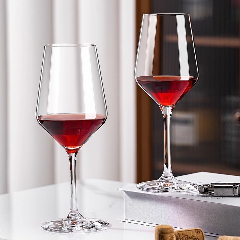 Fabricantes al por mayor tazas de vidrio de alto pie tazas de vino domésticas de gran capacidad tazas de vino extranjero de alto valor de tazas de vino de alto pie