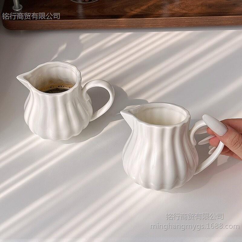 Ceramic Small Milk Jug, European-Style Milk Container, Microwave-Safe English-Style Milk Cup, Coffee Pouring Pot, Pure White Embossed Milk Cup