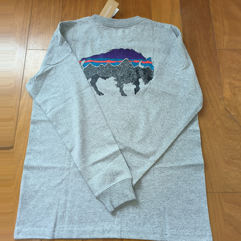 Logotipo de comercio exterior Classic Outdoor Mountain Series Camiseta de manga larga del mismo estilo para hombres y mujeres