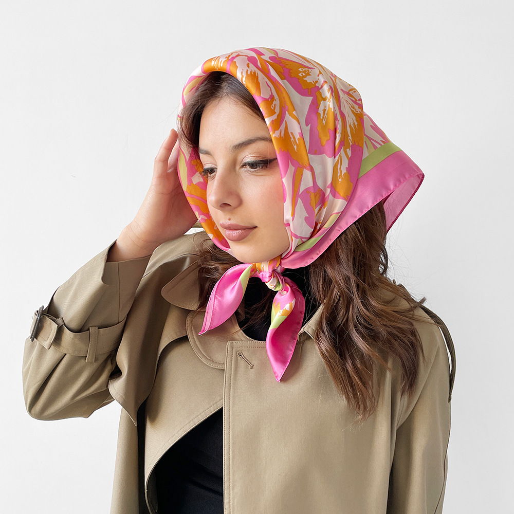 Femmes Élégant Rétro Pois Léopard Satin Écharpe En Soie display picture 7