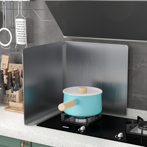 Stainless steel oil baffle kitchen cooking oil splash baffle gas stove high temperature resistant thickened range hood heat insulation baffle