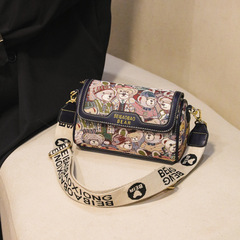 2025 新しいクマ刺繍キャンバスバッグ女性のショルダークロスボディバッグハイエンドカジュアルシンプルなコントラストカラー通勤バッグ