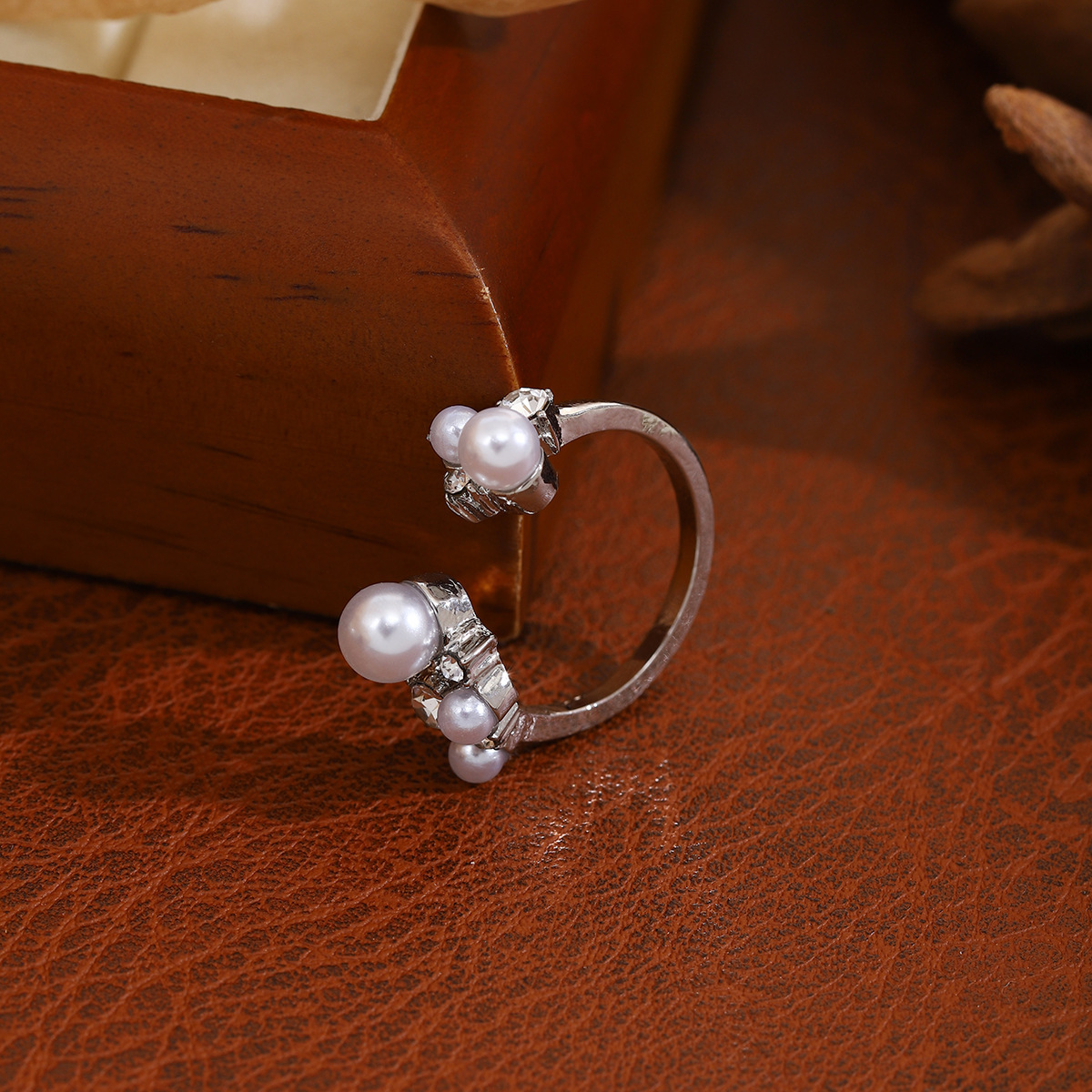 Small design cute elegant fashionable adjustable one size ring pearl