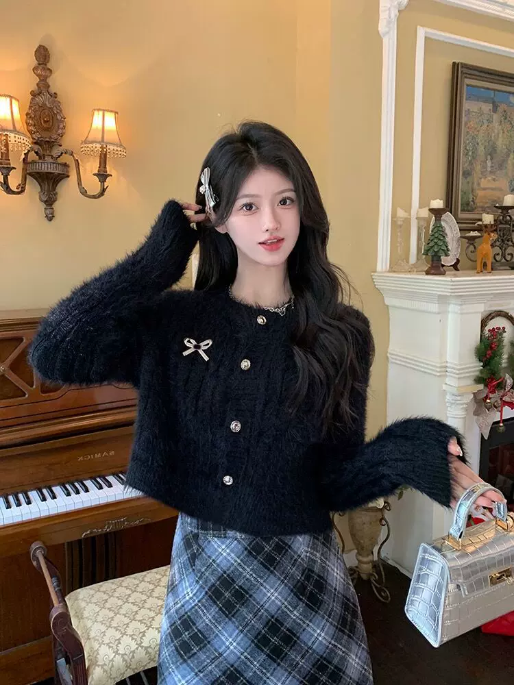 黑色蝴蝶结小个子百搭短款毛衣女秋季设计感时尚显瘦上衣开衫外套