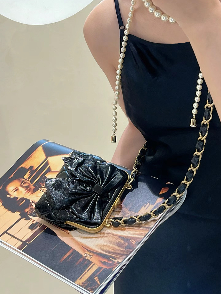 Piccola borsa a tracolla a mano con tracolla singola, design di nicchia, nuova borsa a tracolla da donna con catena, fibbia, oro, alla moda_voghion.com