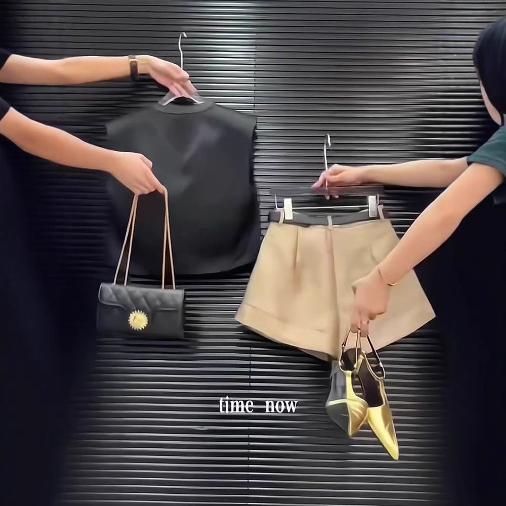 Bộ ba mảnh nữ áo ghi lê kèm áo hai dây và quần short thời trang mùa hè — Màu cà phê đen