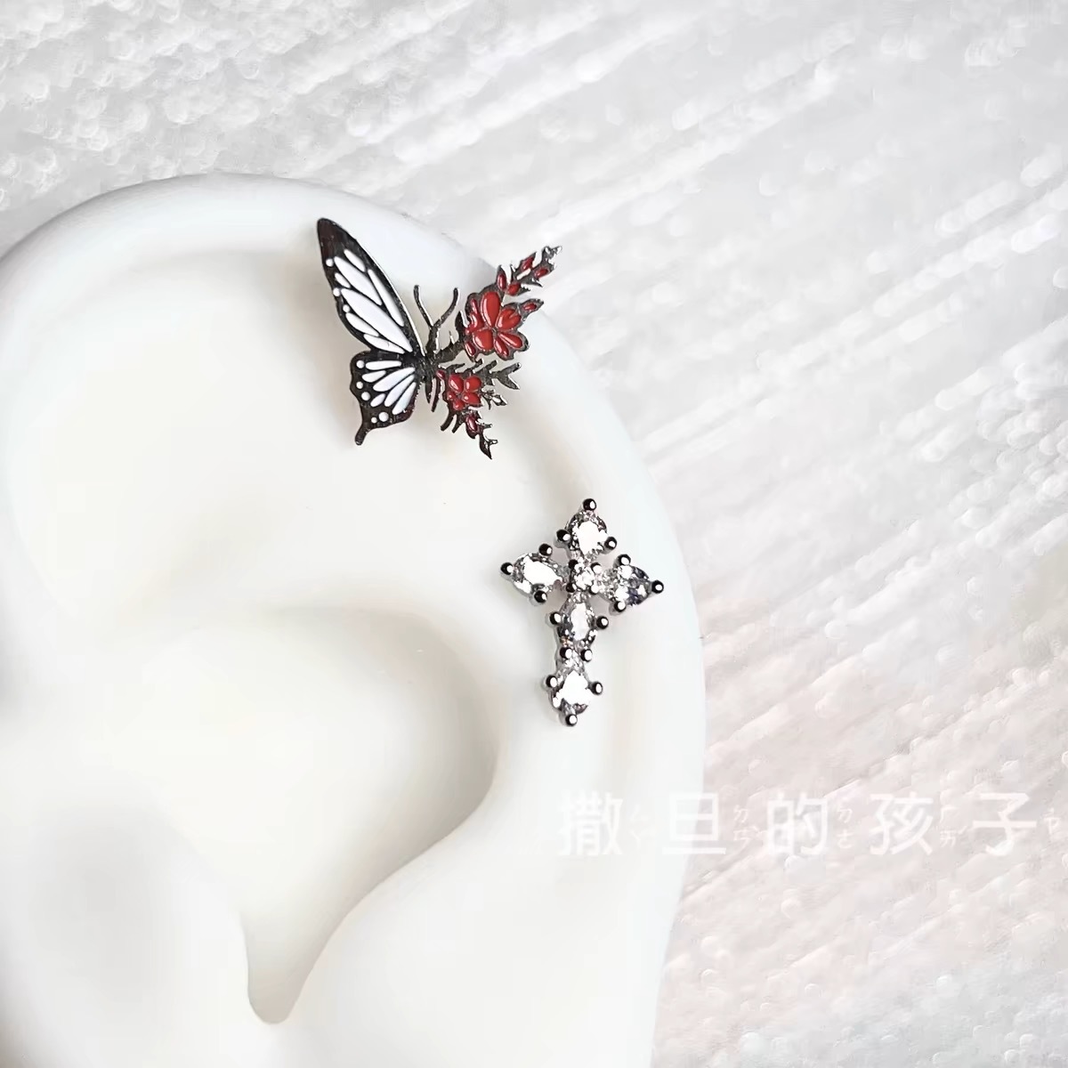 Pointed labret stud close-up product detail