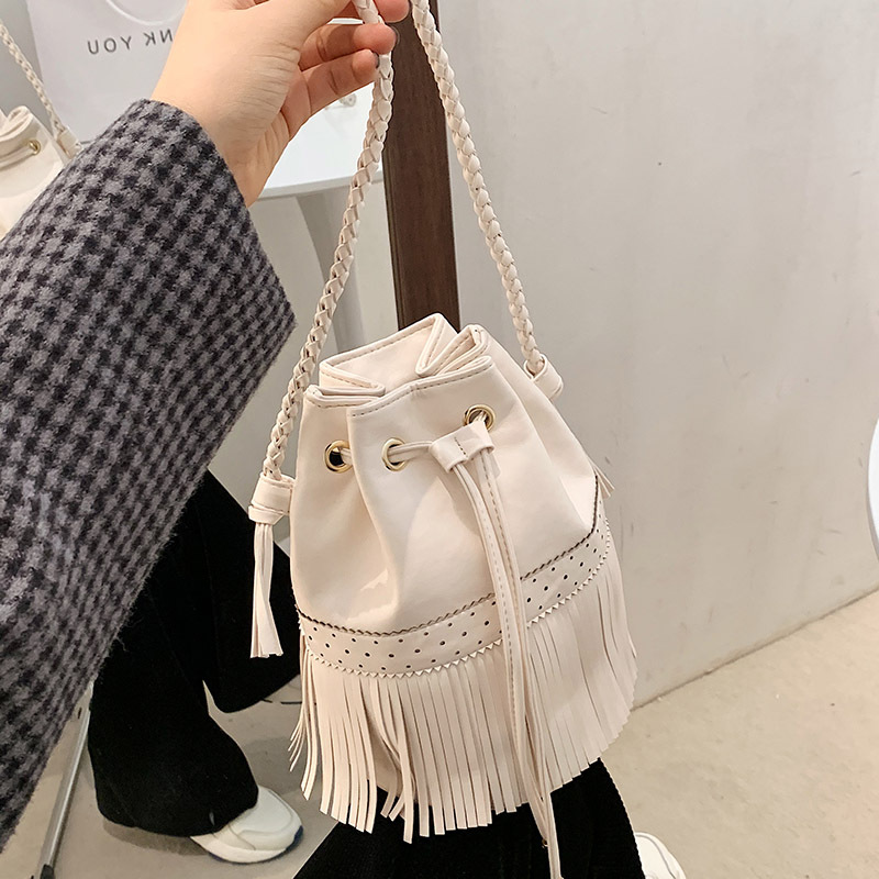 New Trendy Texture Fashion Messenger Bucket Bag display picture 21