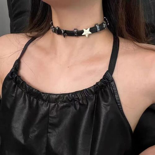 Dark style hot girl sweet and cool five-pointed star spliced ​​black leather collar Y2k subculture high-end personalized clavicle chain