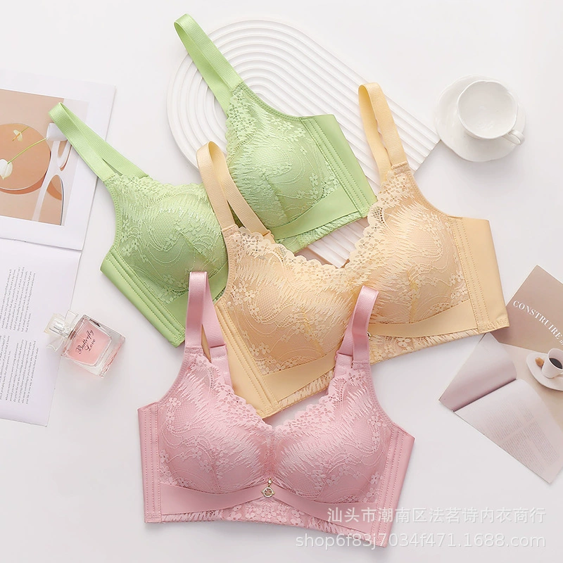 Оригинальный маленький сундук собирает большое нижнее белье