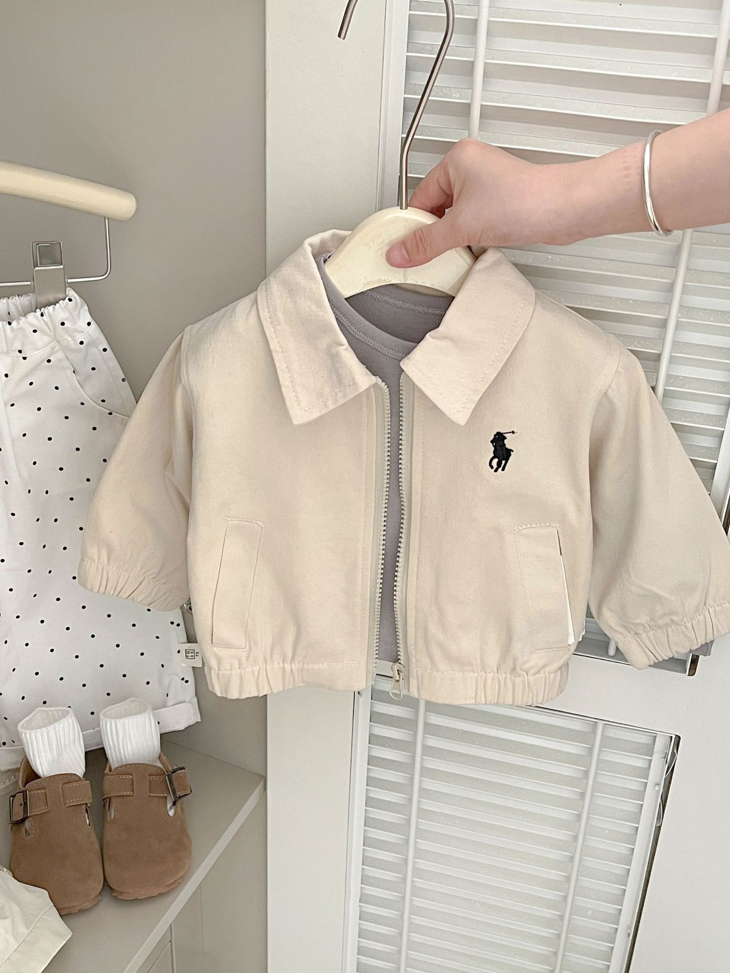 Chaqueta infantil de primavera y otoño de 2026 chaqueta de solapa para niños y niñas, camisa de cremallera de otoño para niños, blusa de moda