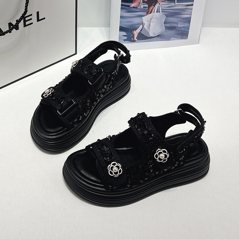 Sandalias de viento de fragancia pequeña para mujer 2025 nuevo estilo de verano para llevar zapatos de estilo de hadas de plataforma de moda de todo fósforo para mujer con falda