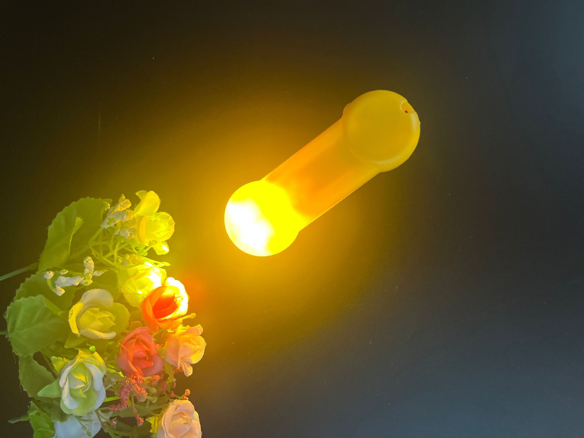 흑백 핸들 노란색