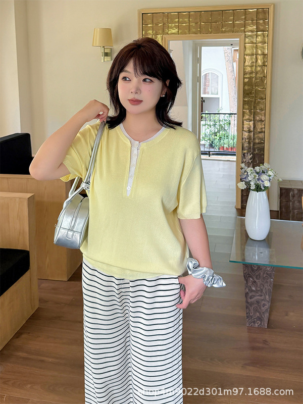プラスサイズの女性の偽ツーピースラウンドネックニットトップ女性の夏の新スタイル 2025 ファット mm 韓国スタイル痩身と年齢を減らす T シャツ|undefined