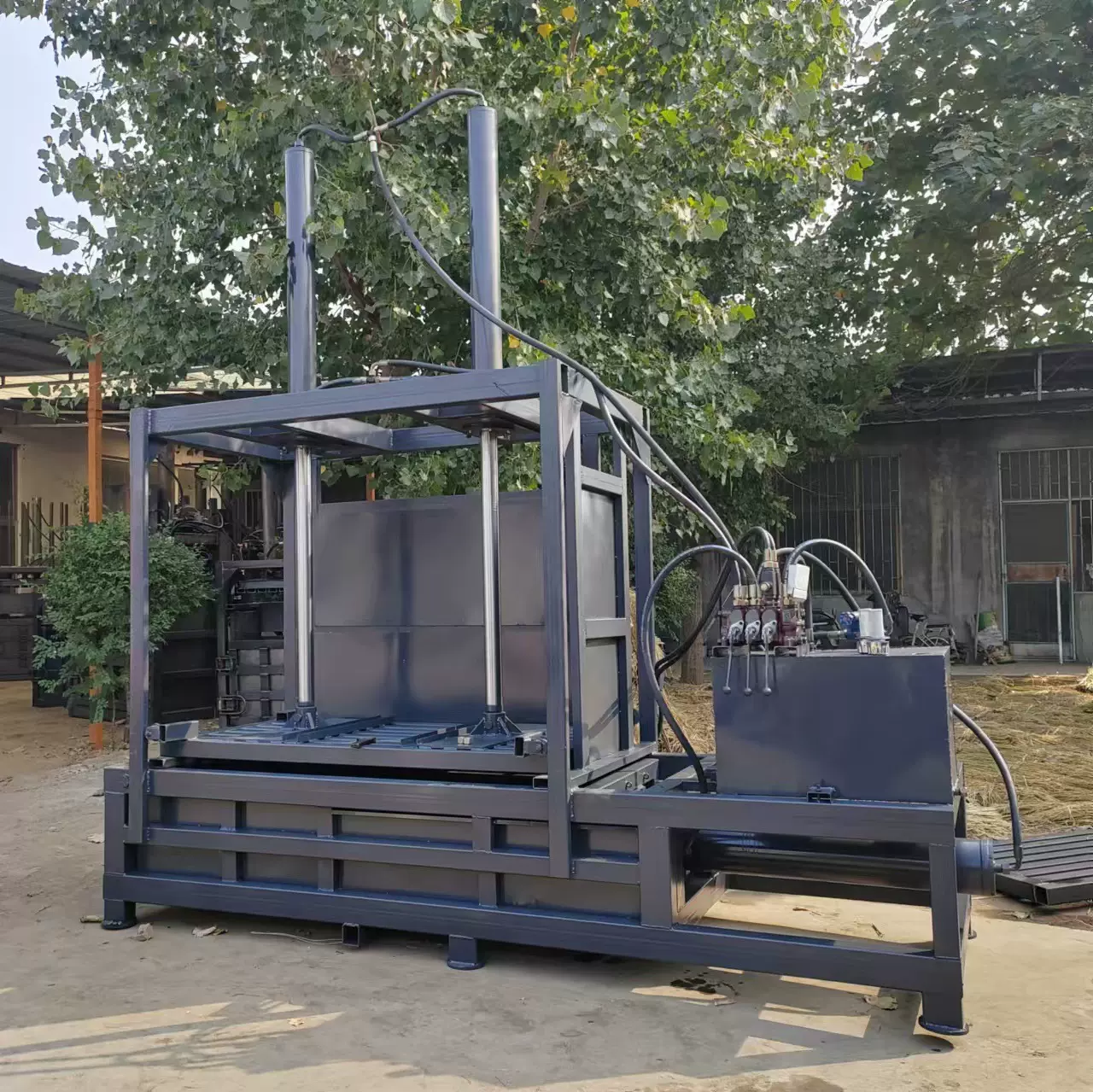 治沙草液压打包机秸秆稻草打包压块牧草打包机立式液压打包机