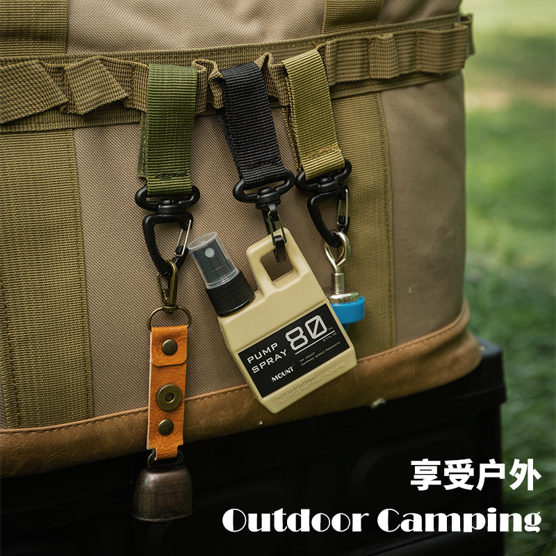 Outdoor tactical backpack hanging buckle 360 degree rotating single point triangle buckle multifunctional carabiner D-shaped hanging ring key chain