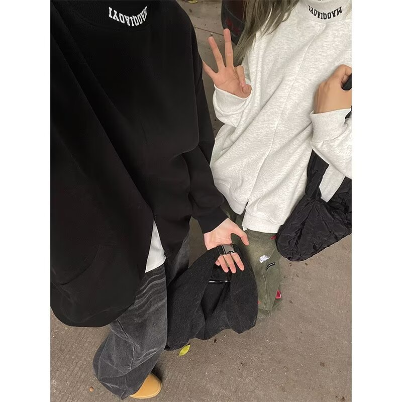 Demi-season retro sweatshirt with zipper