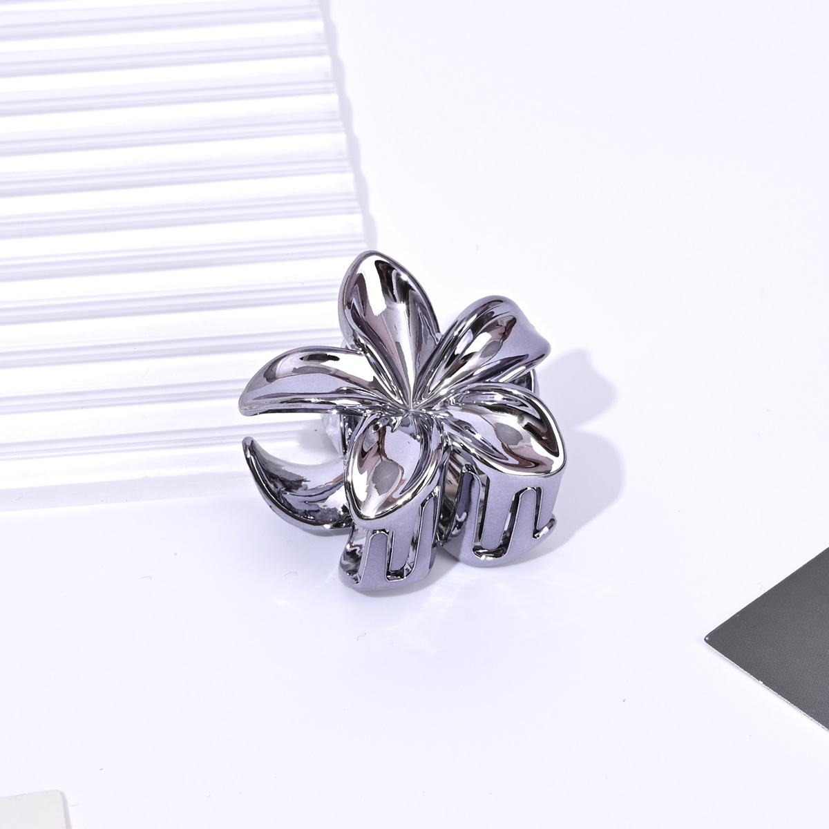 Galvanizado oro y plata huevo flor flor abrazadera de cabello color mediano agarrar abrazadera de cabello medio agarrar abrazadera de cabello de plástico 4cm