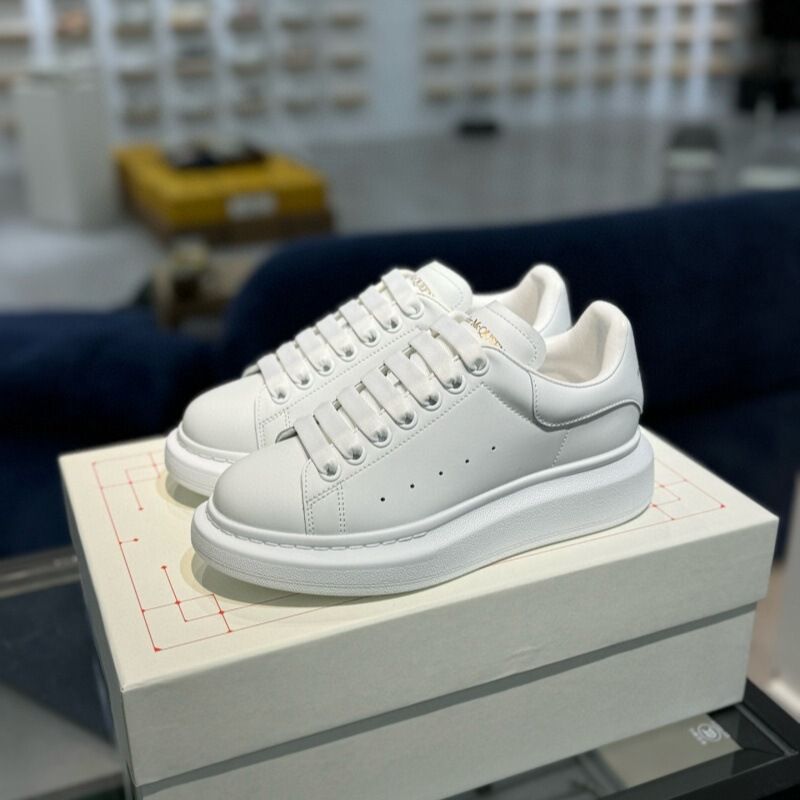 Original Box New Model Kun Men's and Women's White Shoes, Thick-Soled Height-Increasing Platform Shoes, Versatile Sneakers, Casual Couple Shoes Original Box New Model Kun Men's and Women's White Shoes, Thick-Soled Height-Increasing Platform Shoes, Versatile Sneakers, Casual Couple Shoes