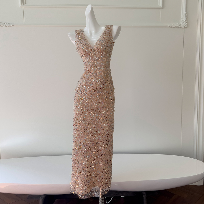 軽くて豪華な名媛風のスパンコールの刺繍のワンピースはスリムに見えます。|undefined