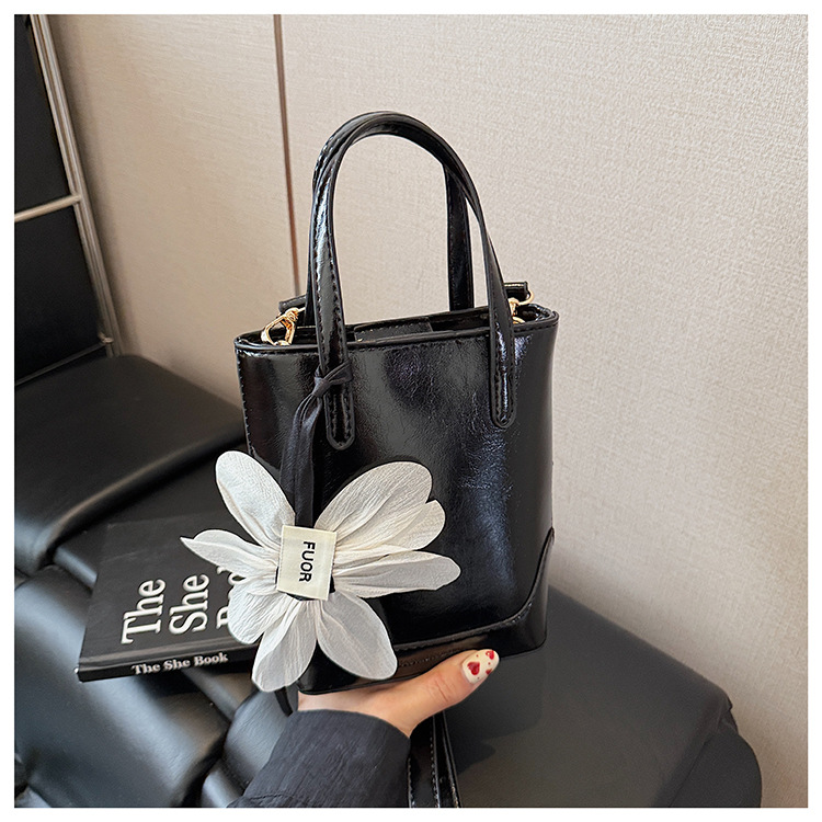Fashionable and high-quality hand-held small bag for women, 2025 new summer Instagram versatile phone bag, Korean style trendy crossbody bag undefined