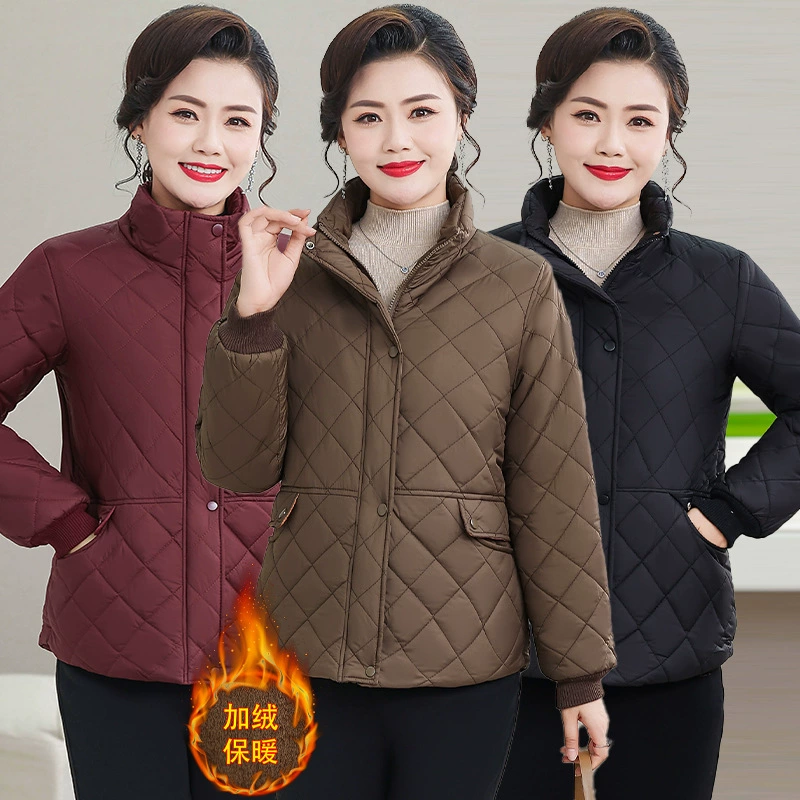 Толстая зимняя куртка для пожилых людей