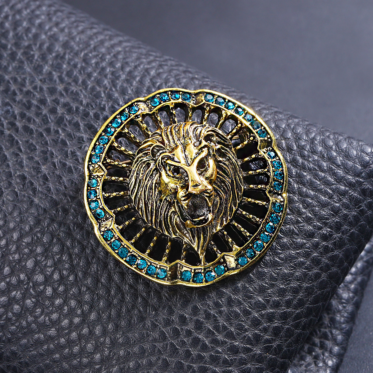 Vintage leeuwen broche voor heren, elegante pin voor colbert_voghion.com