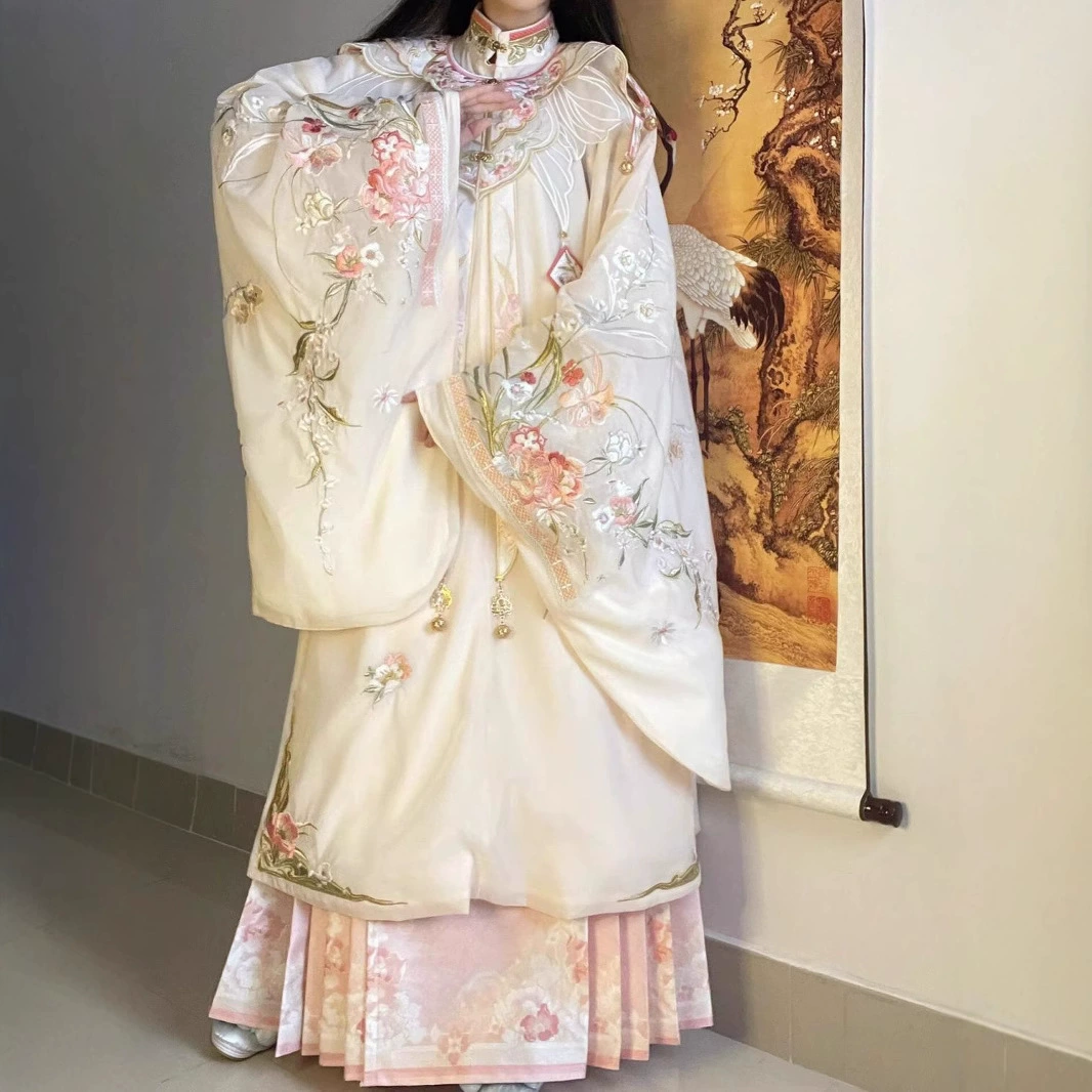 Новый Ming Hanfu [Цветочный пирог] Оригинальный Hanfu Женская юбка с конским лицом тяжелая вышивка