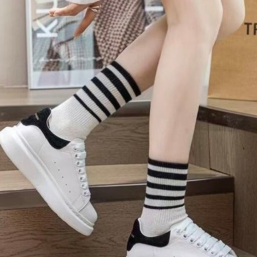 Cross-border Putian Alexander McQueen white sneakers, 2026 autumn/winter new collection, celebrity-style, thick-soled, height-increasing platform shoes