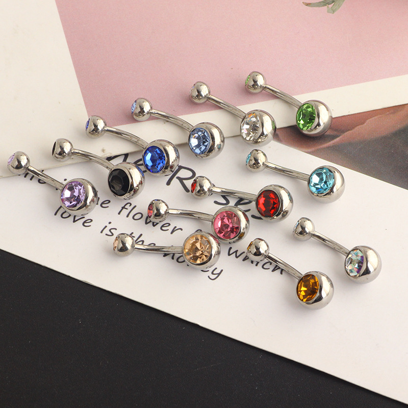 16G labret stud size and finish detail