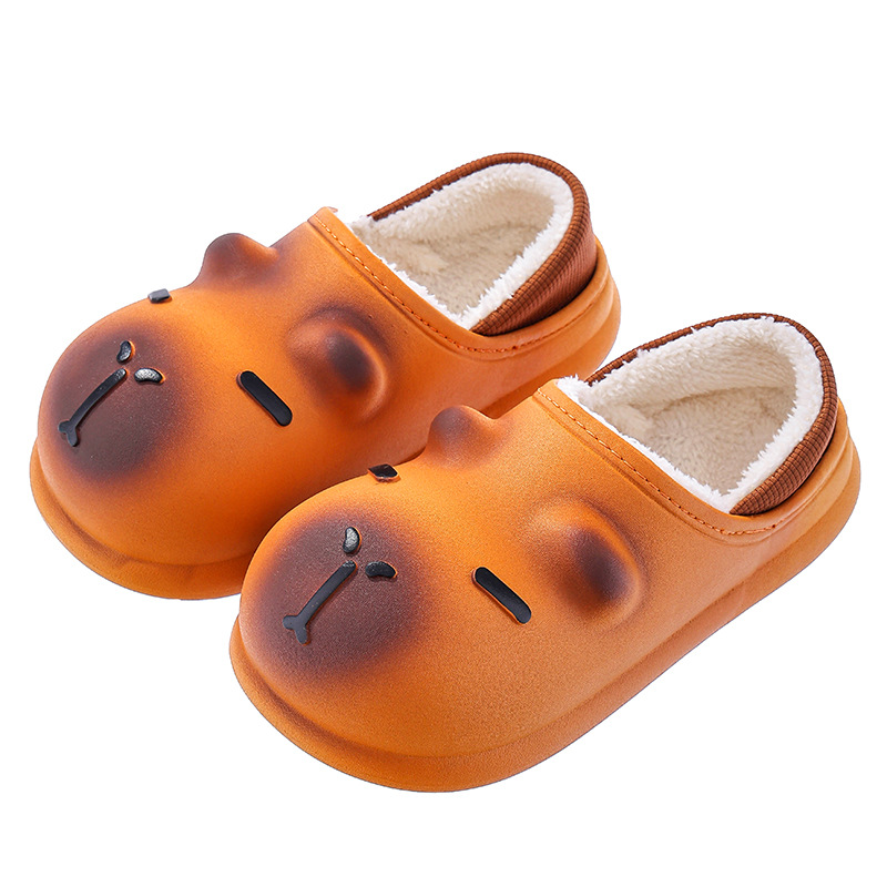 Otoño y invierno zapatillas de algodón tacones 2025 nuevo Capibara hogar impermeable interior calentamiento de lana lindos zapatos de algodón