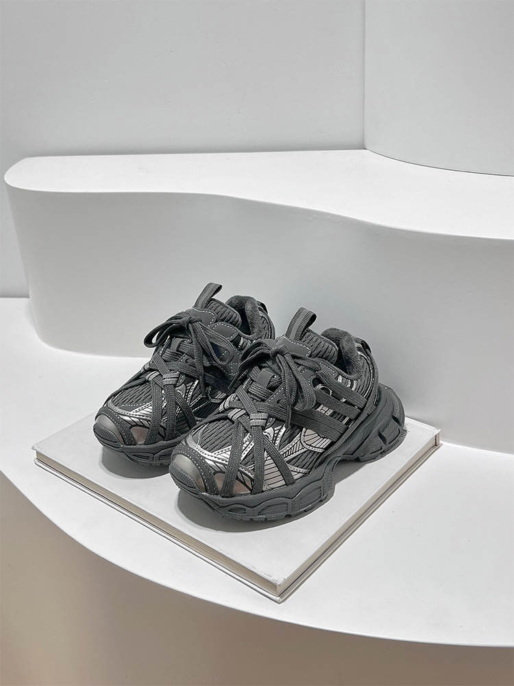 Collection automne-hiver 2025 de la marque tendance pour enfants : baskets Spider-Man à lacets, doublées en polaire, pour papa et fille, style sport parent-enfant._voghion.com