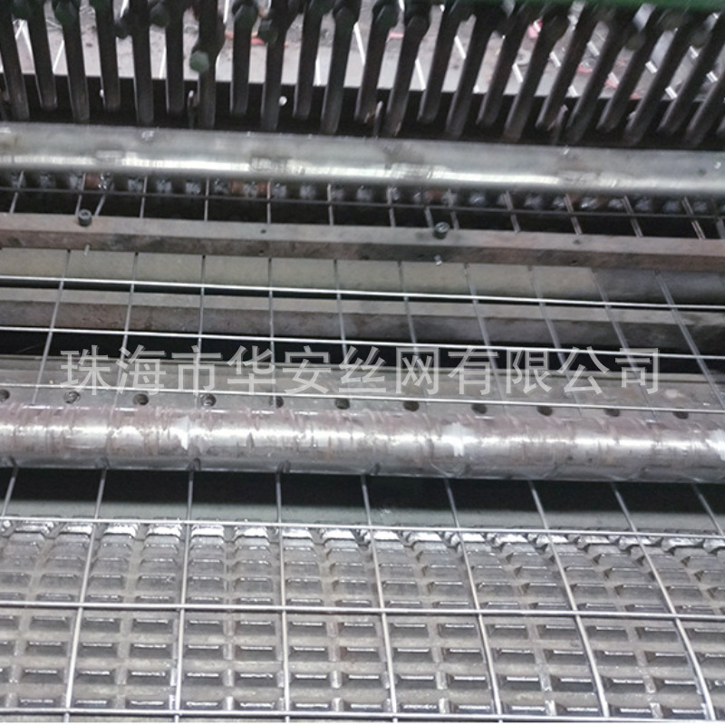 整卷铁丝网镀锌电焊网养殖网阳台网钢丝网片护栏网玉米网农业畜牧